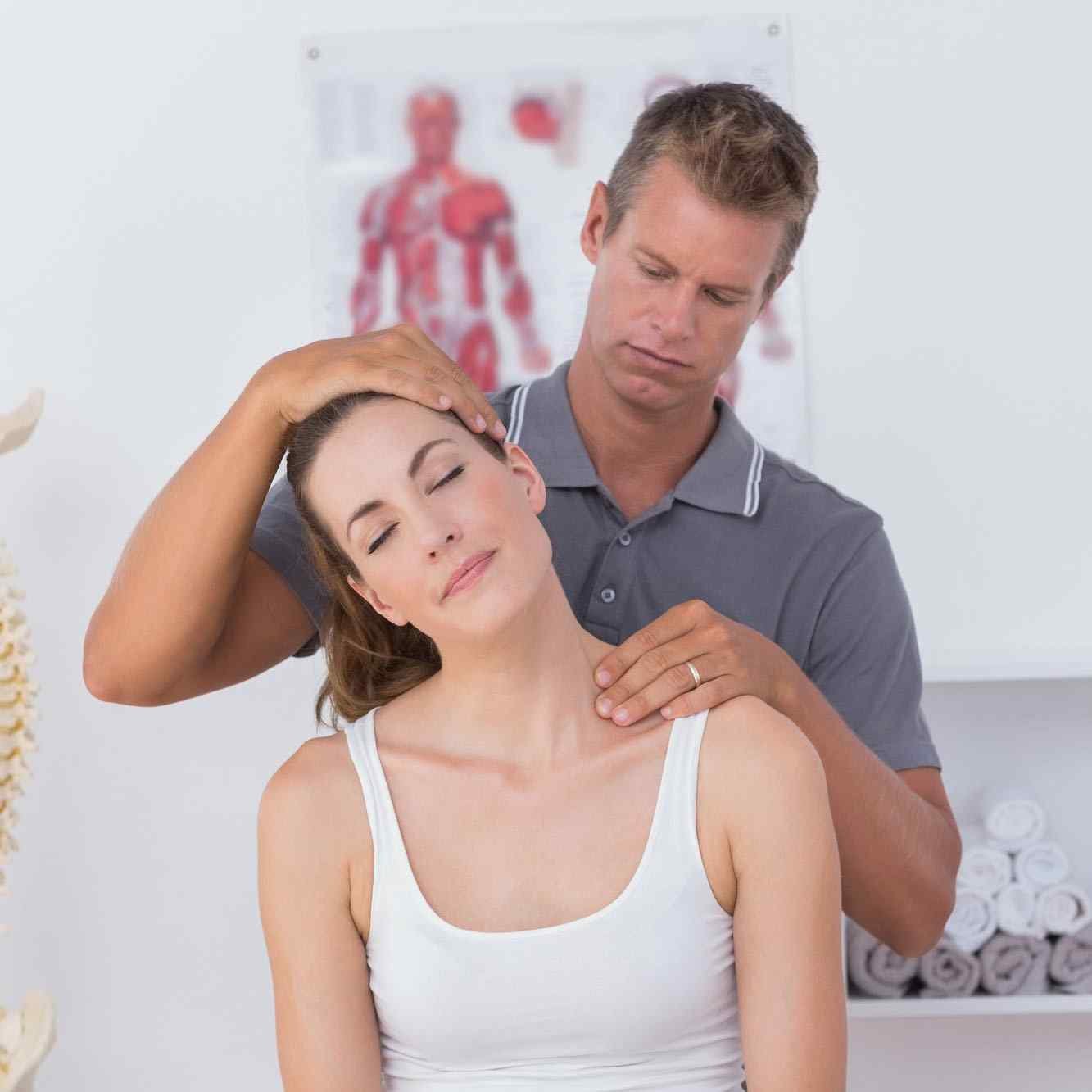 https://mercanhospital.az/wp-content/uploads/2015/12/kiroprakticar.jpg